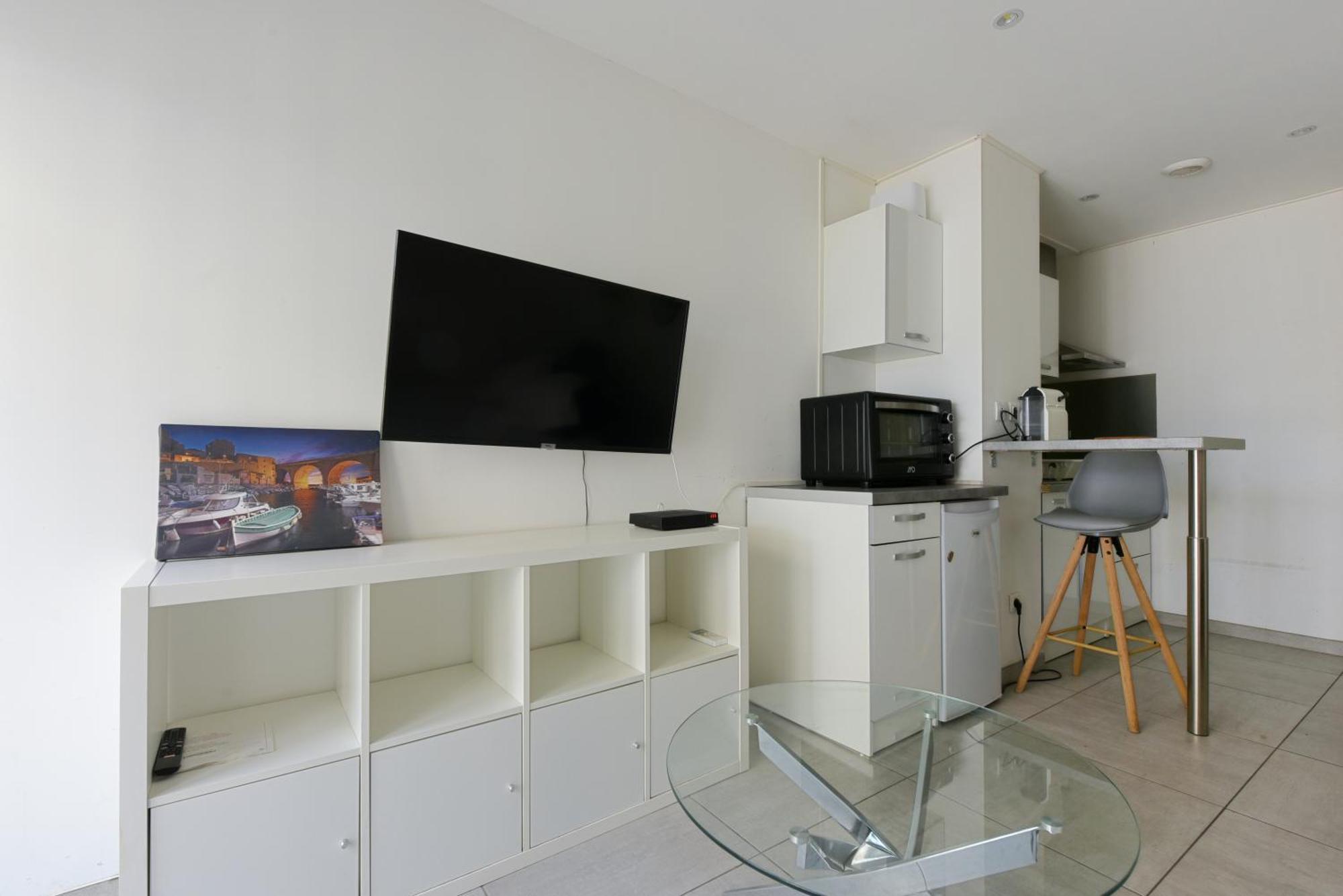 Provencal Studio Netflix Appart-Hotel-Provence La Fare-les-Oliviers ภายนอก รูปภาพ